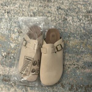 Cloggs Taupe Color M11 W12.5